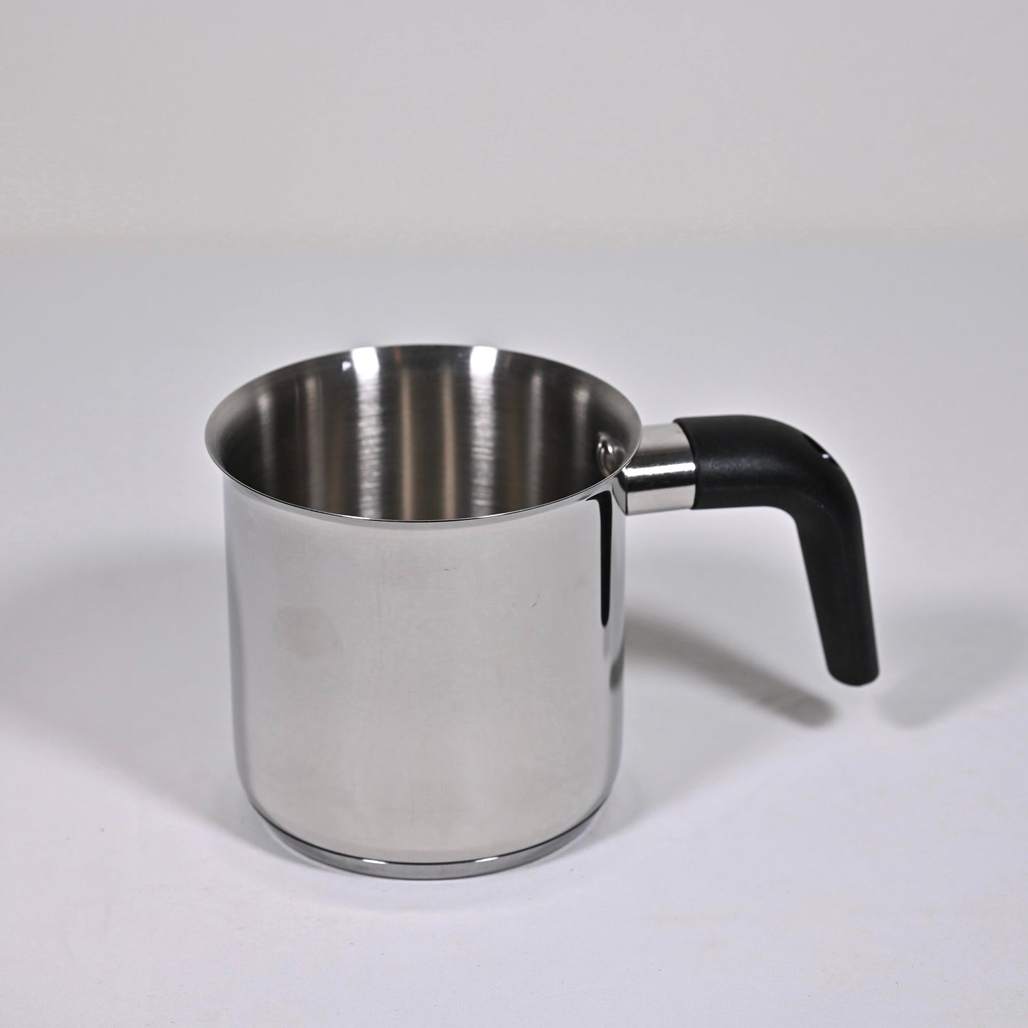 Stainless Steel Milk Pot with Handle (1.1L)