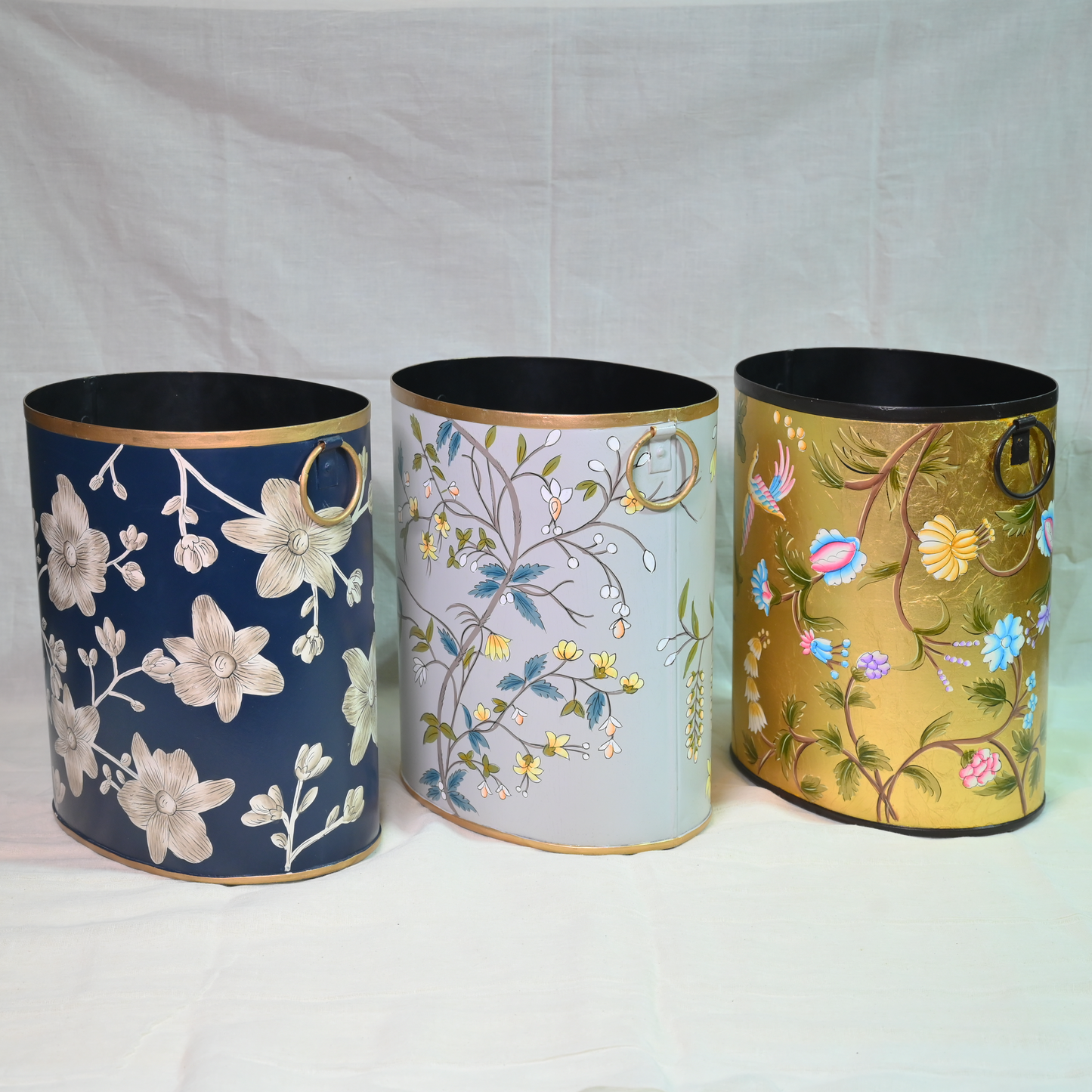 Hand-painted Gray Blossom Dustbin