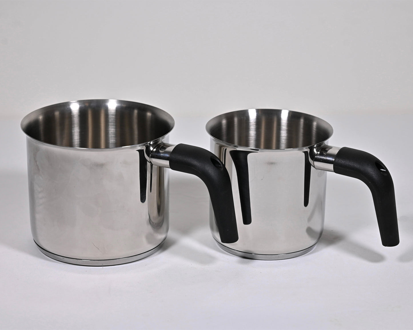 Stainless Steel Milk Pot with Handle (1.1L)