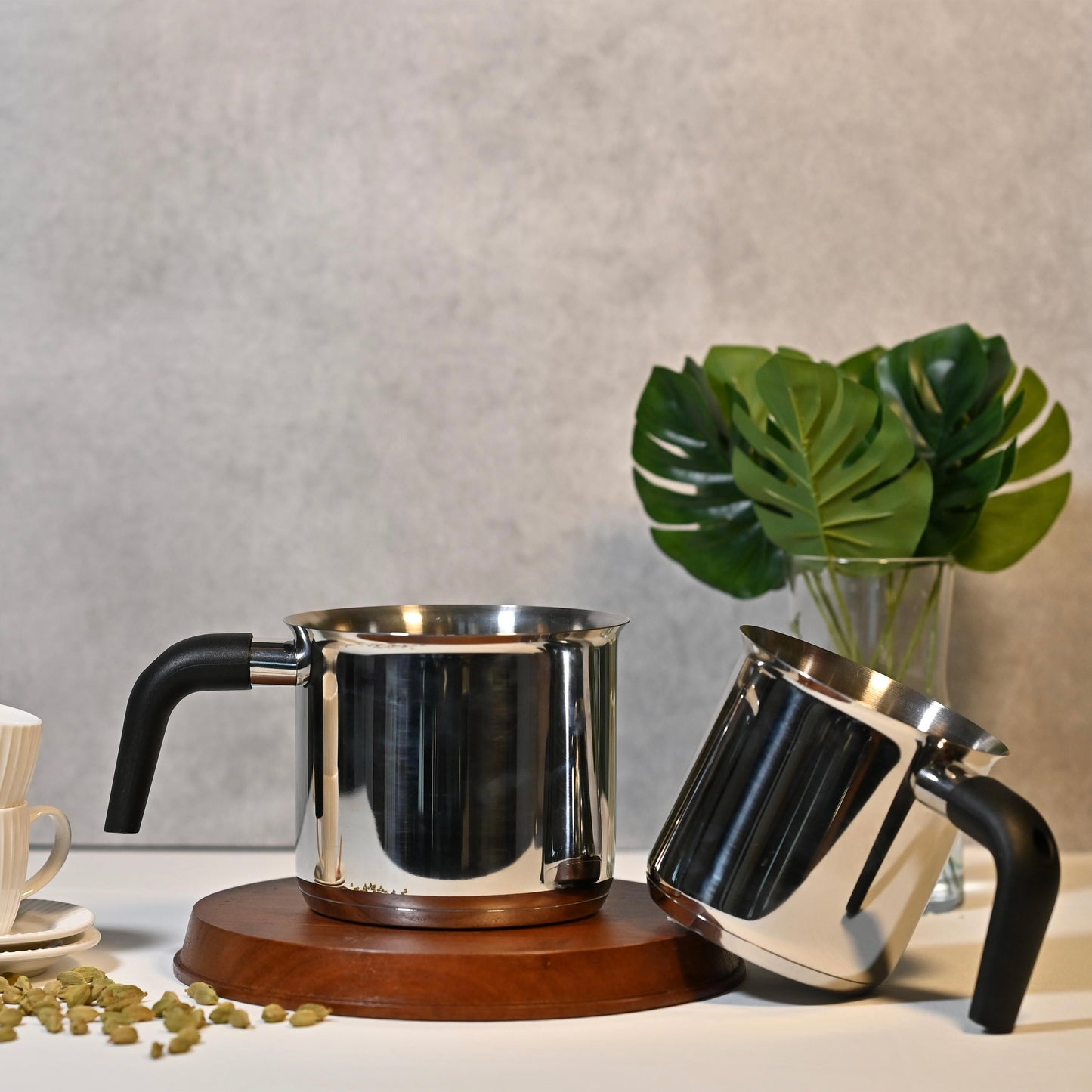 Stainless Steel Milk Pot with Handle (1.1L)