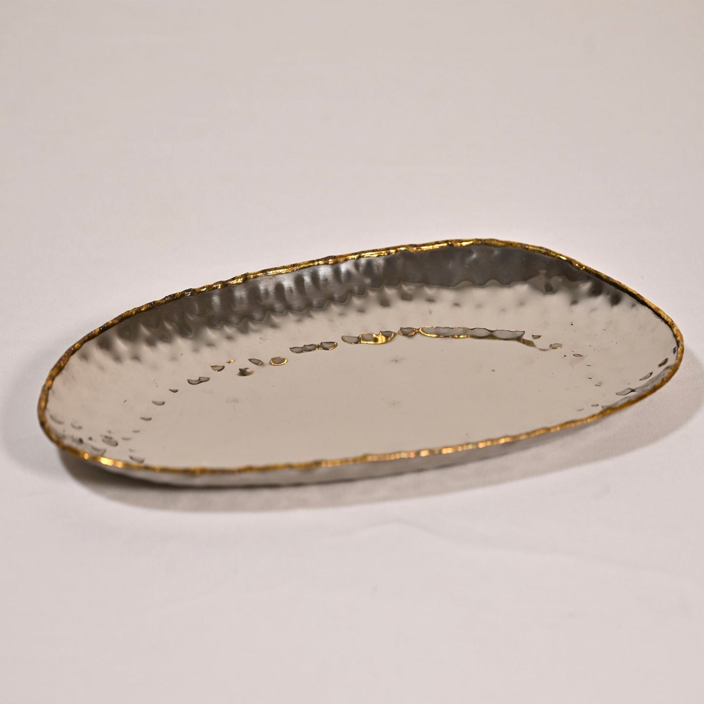 Hammered Steel Oval Starter Plate with Gold Detailing (Regular)